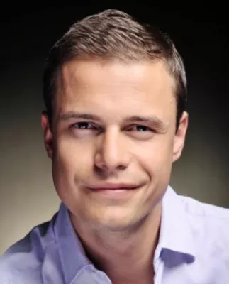 Bild: Moderator PETE DWOJAK neu bei der Allendorf Riehl GmbH