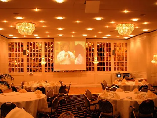 Bild: DEKOM modernisiert die gesamte Medientechnik im Fünf-Sterne-Superior Hotel VILA VITA