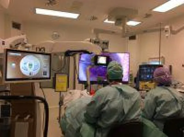 Bild: Neue Kunstlinse für AMD-Patienten - erste Implantation in München