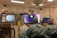 Bild: Neue Kunstlinse für AMD-Patienten - erste Implantation in München