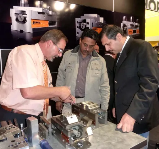 BLAFOC und indische AMT Ahire Machine Tools gehen Partnerschaft ein Bild: BLAFOC und indische AMT Ahire Machine Tools gehen Partnerschaft ein