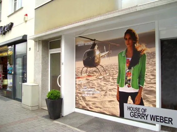 Bild: Gerry Weber setzt ein Zeichen in Mönchengladbach-Rheydt