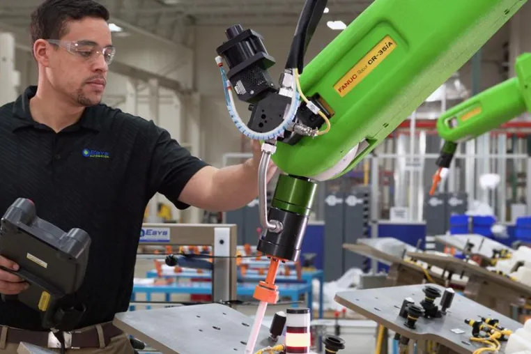 Bild: AUTOMATION-TRENDS AUF DER IMTS 2018: COBOTS, KAMERAS, KARRIEREN, MOBILE ROBOTER, IIOT, KI UND MEHR