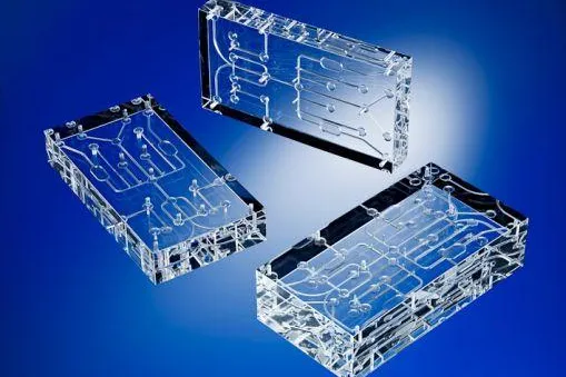 ACRYLGLAS / PLEXIGLAS ® - manifolds / multilayer Bild: ACRYLGLAS / PLEXIGLAS ® - manifolds / multilayer