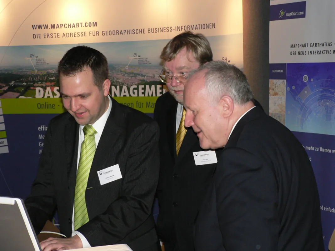 Von links nach rechts: Henrik Liebscher, Geschäftsführer der MapChart GmbH, Mart Laar, estnischer Ministerpräsident a.D. und Sachsens Ministerpräsident Prof. Georg Milbradt