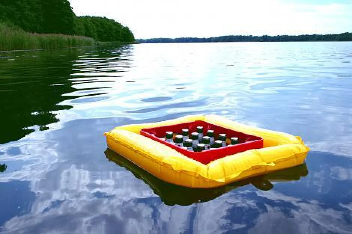 Der Getränkekastenschwimmreif