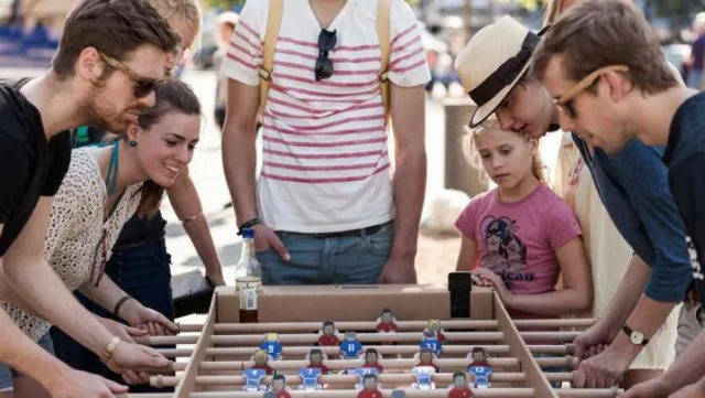 Bild: Kickertisch Kartoni - der Pappkicker zur WM