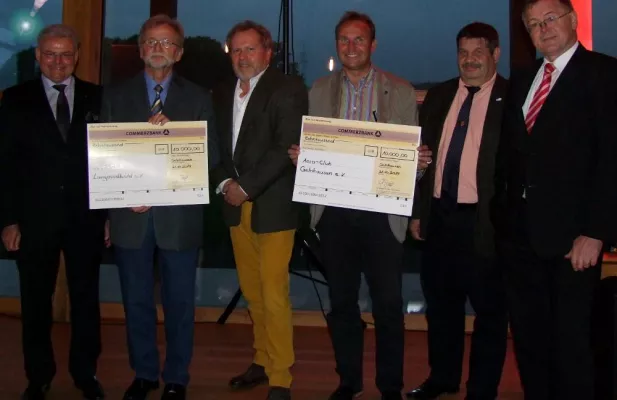 Bild: Zwei Gewinner beim Tantec-Spendenwettbewerb zur Förderung des Luftsports im Main-Kinzig-Kreis