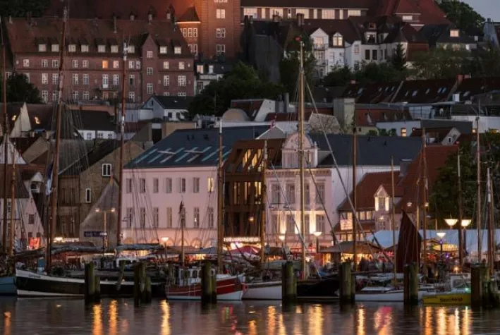 Bild: Eleganter Jahreswechsel an der Flensburger Förde: Silvester-Arrangement im Hotel Hafen Flensburg