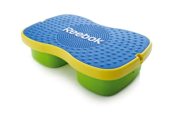 Bild: Escape Fitness stellt den neuen Luftkissen-Step von Reebok vor