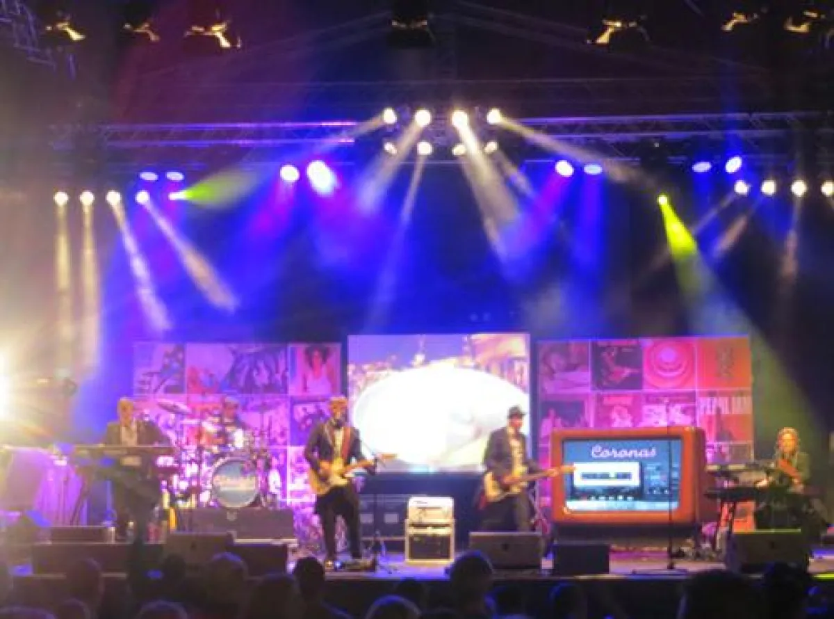 60.000 Menschen feiern mit De Coronas das Siegener Uferfest