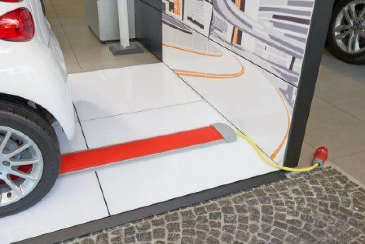 Die Serpa EasyLoader Designer-Kabelbrücken sind ausrollbar