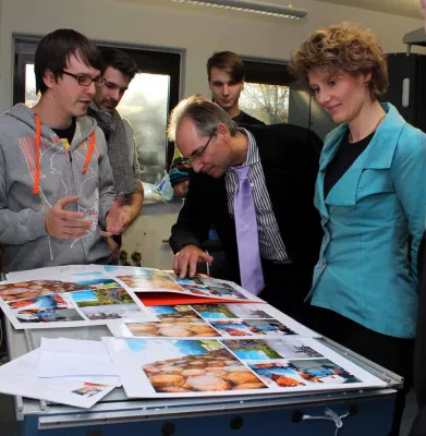 Bild: Ministerin Eveline Lemke besuchte das nachhaltige Unternehmen NINODRUCK