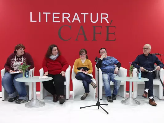 Bild: LEA liebt Leipzig – einziger Stand mit Literatur in Einfacher Sprache auf der Buchmesse