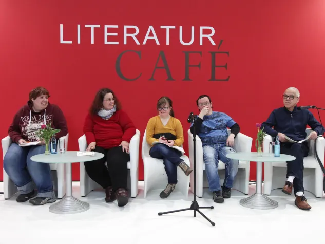 Bild: LEA liebt Leipzig – einziger Stand mit Literatur in Einfacher Sprache auf der Buchmesse