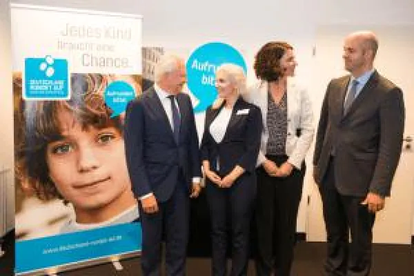 Bild: Marcel Fratzscher und Rüdiger Grube verstärken das Kuratorium von „Deutschland rundet auf“