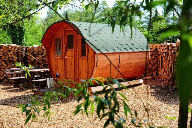 Booking.com lanciert neue Plattform „Epic Accommodations“ Bild: Booking.com lanciert neue Plattform „Epic Accommodations“