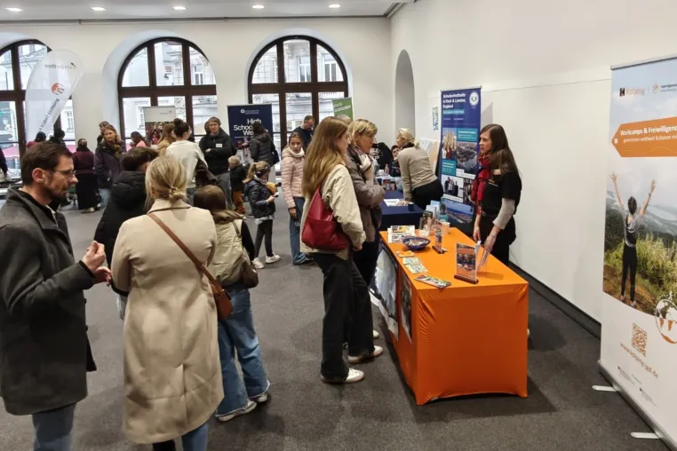 20 Jahre Hessen total international: Jugend-Infobörse stärkt internationalen Austausch mit Europa und der Welt Bild: 20 Jahre Hessen total international: Jugend-Infobörse stärkt internationalen Austausch mit Europa und der Welt