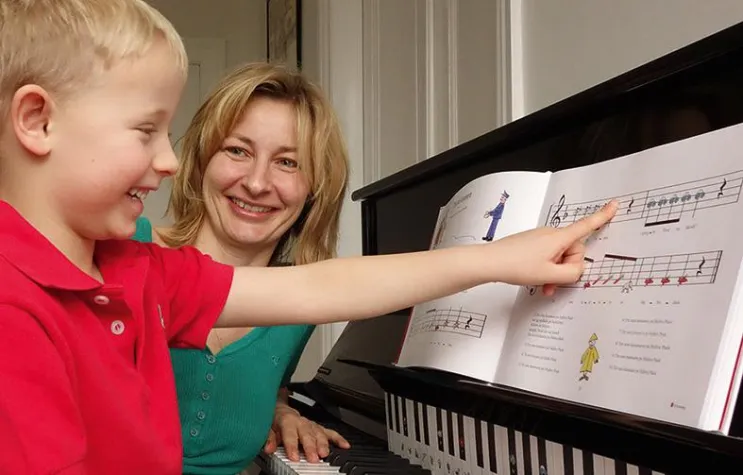 "Hygge" beim Klavierspielen lernen - die Dänen zeigen wie's geht! Bild: "Hygge" beim Klavierspielen lernen - die Dänen zeigen wie's geht!