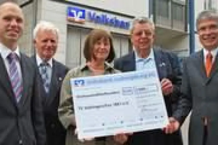 3.500 Euro zum Jubiläum des TV Vaihingen Bild: 3.500 Euro zum Jubiläum des TV Vaihingen