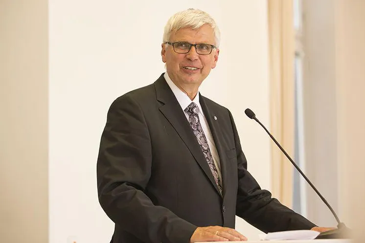 Bild: Deutsche Bibelgesellschaft gratuliert Johannes Friedrich