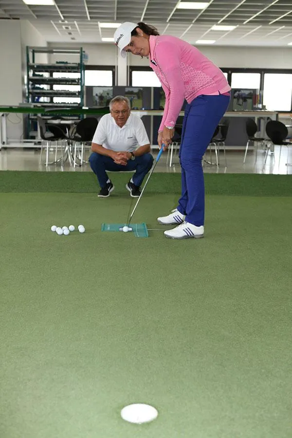 Caroline Rominger zusammen mit Wiestaw Kramski im Training mit der HPT 40