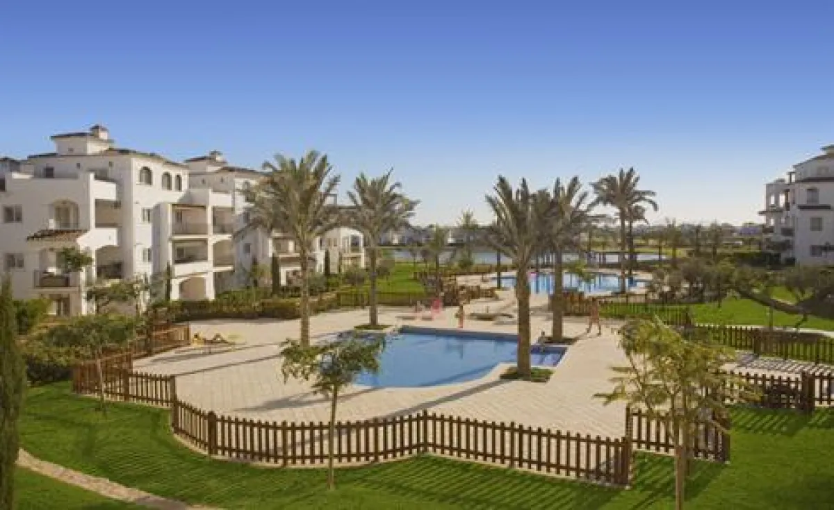 Wohnen im Golfresort in Meeresnähe