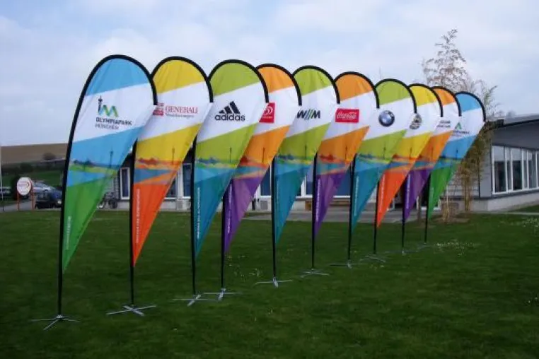 Beachflag – Moderne Werbung die frischen Wind bringt Bild: Beachflag – Moderne Werbung die frischen Wind bringt