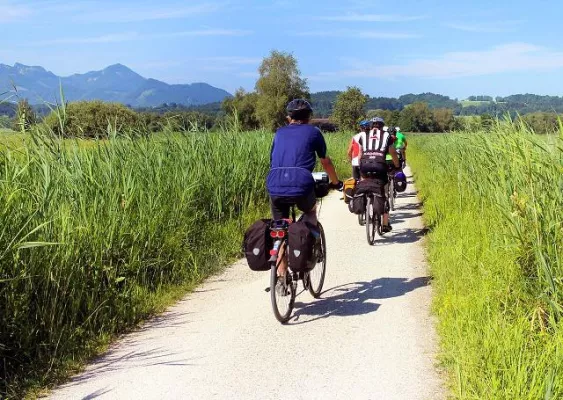 Bild: Unterwegs auf Fernradwegen – ERV-Tipps für Radler