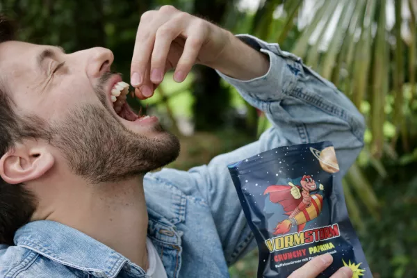 Bild: Menschenschreck Insektensnack ?