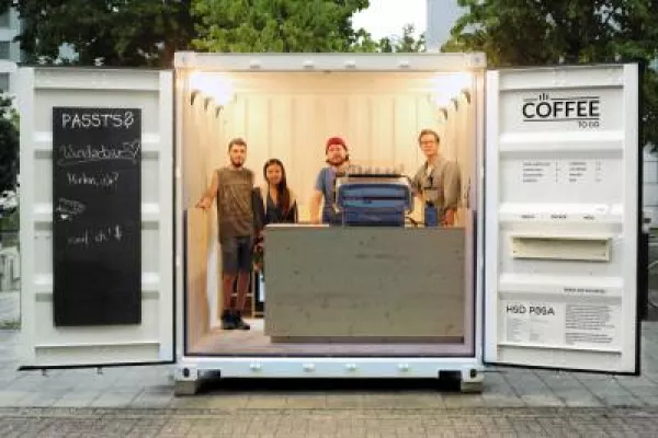 Bild: Coffee to go für Studenten - ELA Container unterstützt Hochschulprojekt