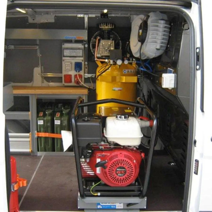 Fahrzeugeinrichtung von StoreVan Mercedes Vito L1H1. Ausrüstung für den Service