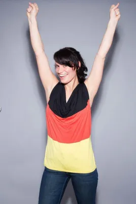 Bild: Neues Damen Deutschland Shirt von bluehalo.de