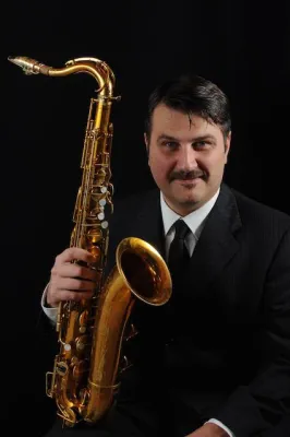 Bild: Tenor-Saxophonist Matteo Raggi aus Italien im Café Sperrmüll