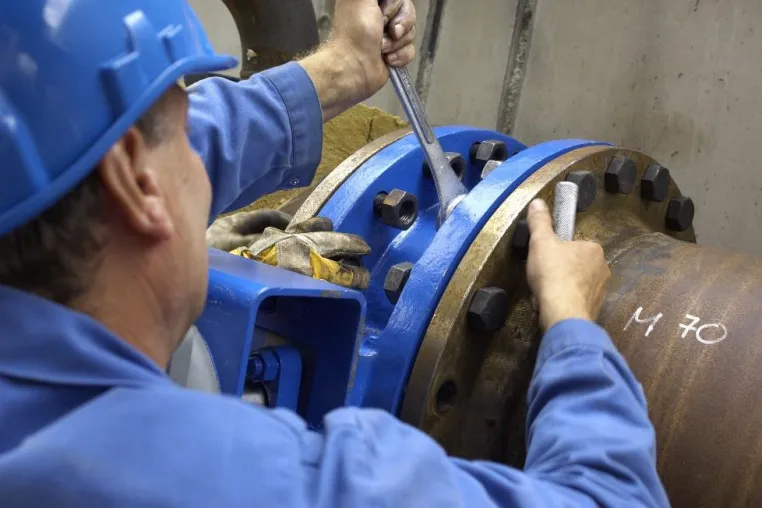 Aus Wind mach Volt - Mennicke Rohrbau erneuert Dampfeinspeisung bei SKF Bild: Aus Wind mach Volt - Mennicke Rohrbau erneuert Dampfeinspeisung bei SKF