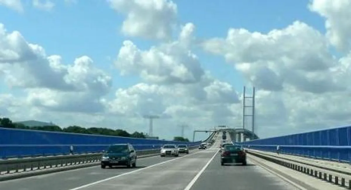 Schnelle Warnung vor Geisterfahrern in Echtzeit. Bild: Lothar Henke/pixelio.de