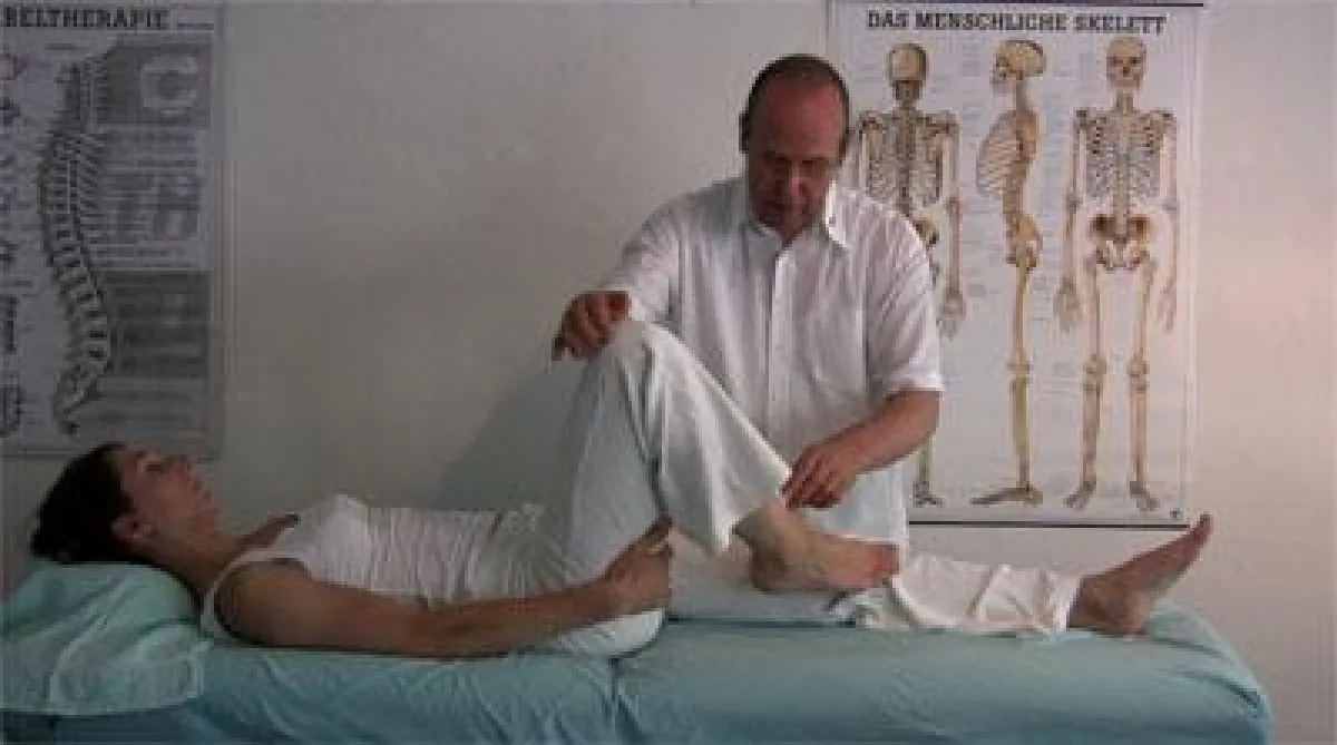 Beinlängenausgleich-Selbsthilfeübung