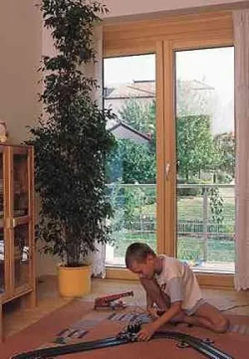 IFOHA-Infrarotfolien als Sonnenschutzfolien für Fenster. Unauffällige Sonnenschutzfolien mit Infrarotfilter Bild: IFOHA-Infrarotfolien als Sonnenschutzfolien für Fenster. Unauffällige Sonnenschutzfolien mit Infrarotfilter