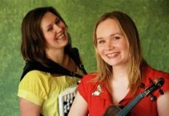 Bild: Vom 3. bis 11. Mai 2011 DFG-Konzerttournee Duo POLKA CHICKS