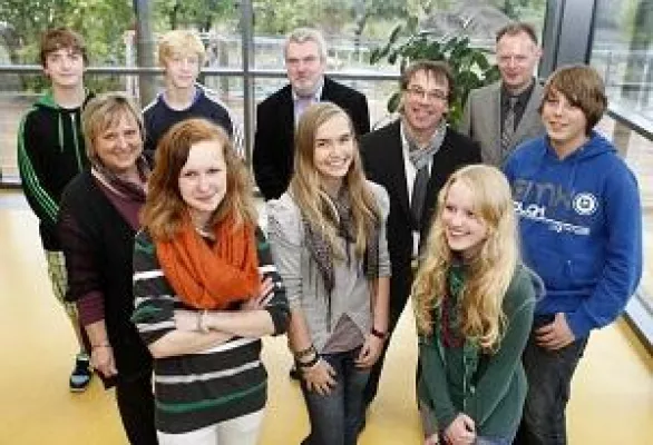 Intel® Schulpreis 2011: Auszeichnung von drei Schulen für innovative Medienkonzepte im Unterricht Bild: Intel® Schulpreis 2011: Auszeichnung von drei Schulen für innovative Medienkonzepte im Unterricht