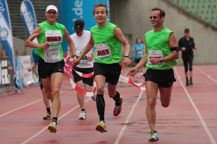 Im Team starten und gewinnen Bild: Im Team starten und gewinnen