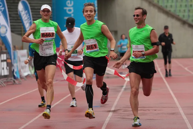 Bild: Im Team starten und gewinnen