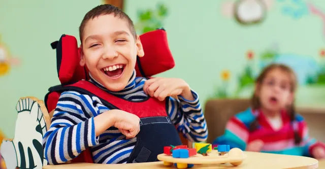 Bild: Dynamische Kopfstütze sorgt für mehr Bewegungsfreiheit bei spastischen Lähmungen