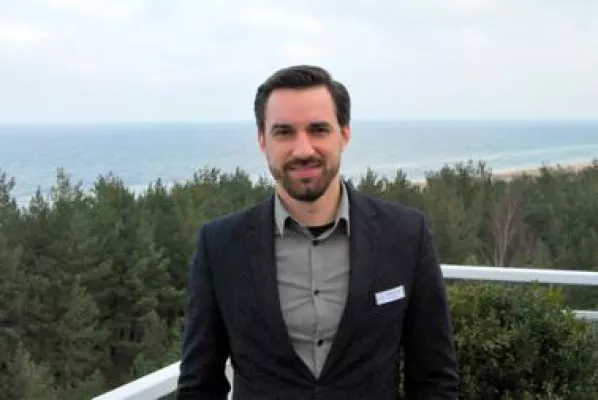 Neuer Chef de Service und Sommelier im Sternerestaurant Bild: Neuer Chef de Service und Sommelier im Sternerestaurant