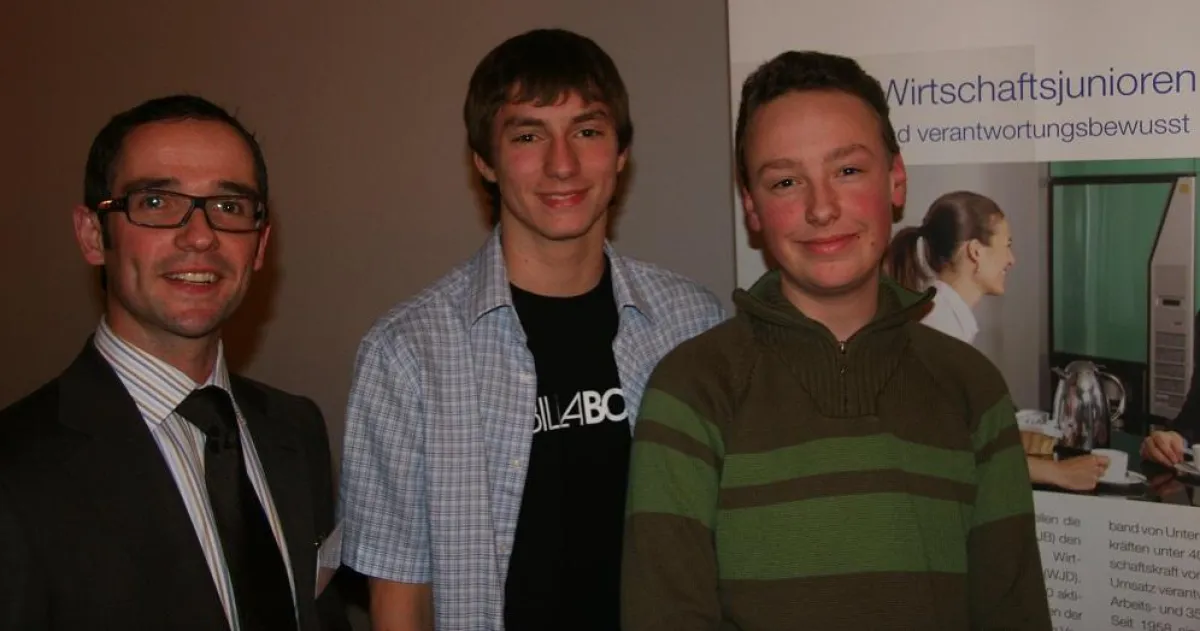 Kreissprecher Giersdorff mit den Kreissiegern Tschernich und Mohler