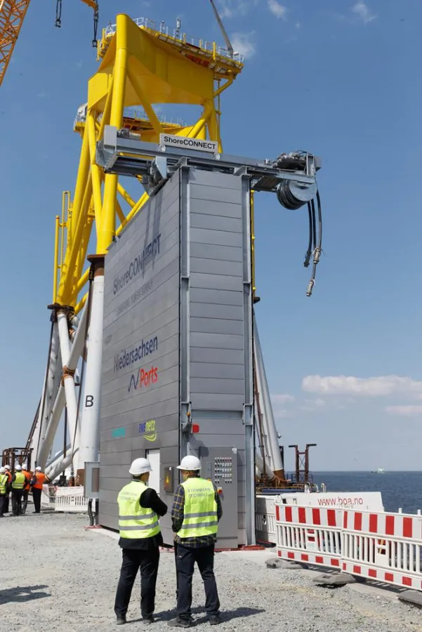 Landstromanlage im Seehafen Cuxhaven