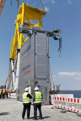 Direkt am Strom – Cuxhaven mit neuer Landstromanlage Bild: Direkt am Strom – Cuxhaven mit neuer Landstromanlage