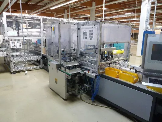 Bild: Versteigerung von Maschinen zur Herstellung von Solarmodulen