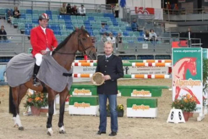 Hugo Simon - Sieg Großer Preis der Firma Alpenspan Bild: Hugo Simon - Sieg Großer Preis der Firma Alpenspan