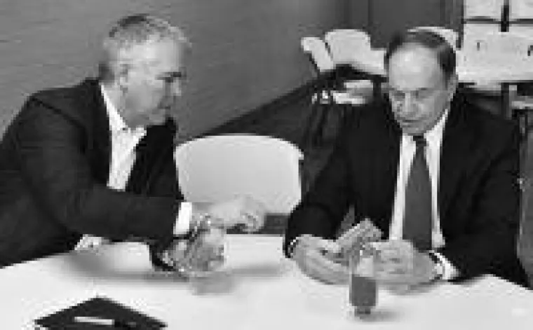 Bild: US-Senator zieht positive Bilanz nach Treffen mit Alabama Graphite